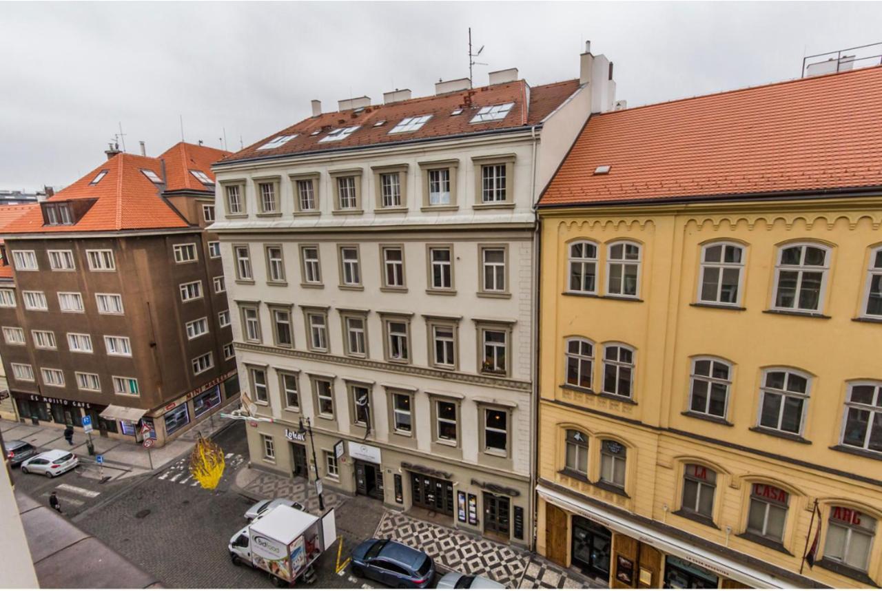 Апартаменты Cosy Flat In The Heart Of Прага Экстерьер фото