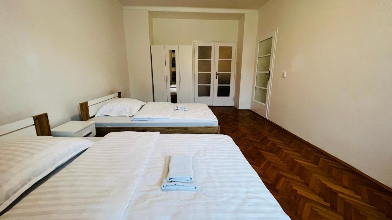 Апартаменты Cosy Flat In The Heart Of Прага Экстерьер фото